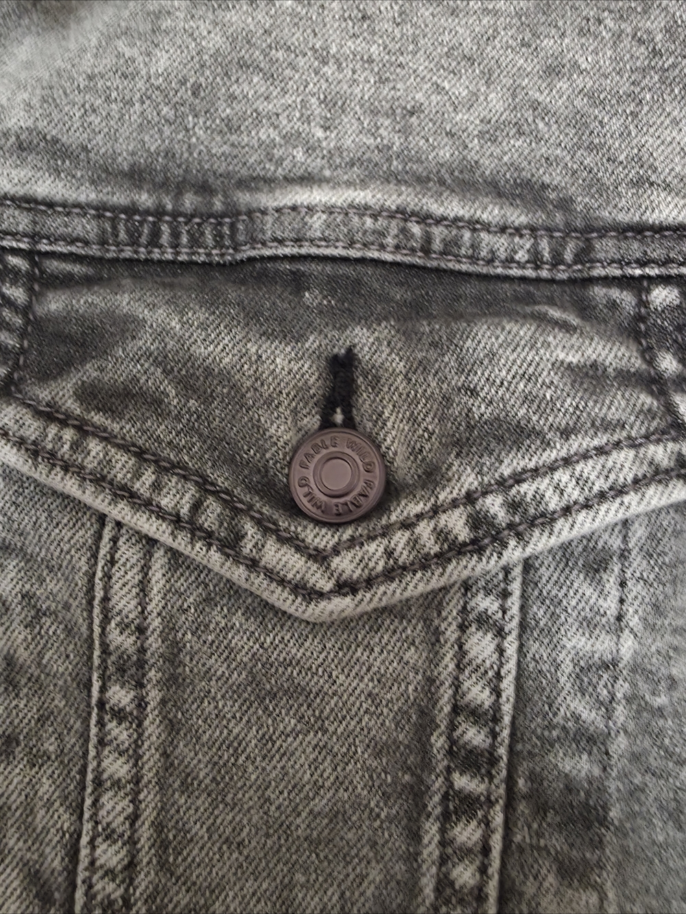 Wild Fable Cropped Denim Jacket Gray Acid Wash Button Front Size M NWT - Picture 4 of 5